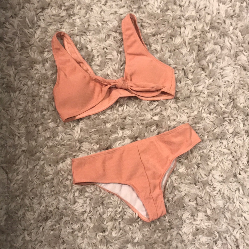 Bikinishe one piece swimsuit.